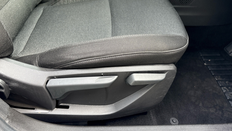 Renault Clio 1.0 TCe 100 Iconic 5dr Petrol Hatchback